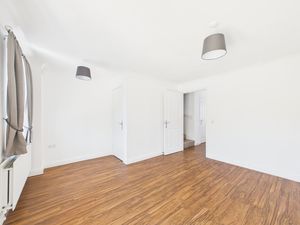 Lounge- click for photo gallery